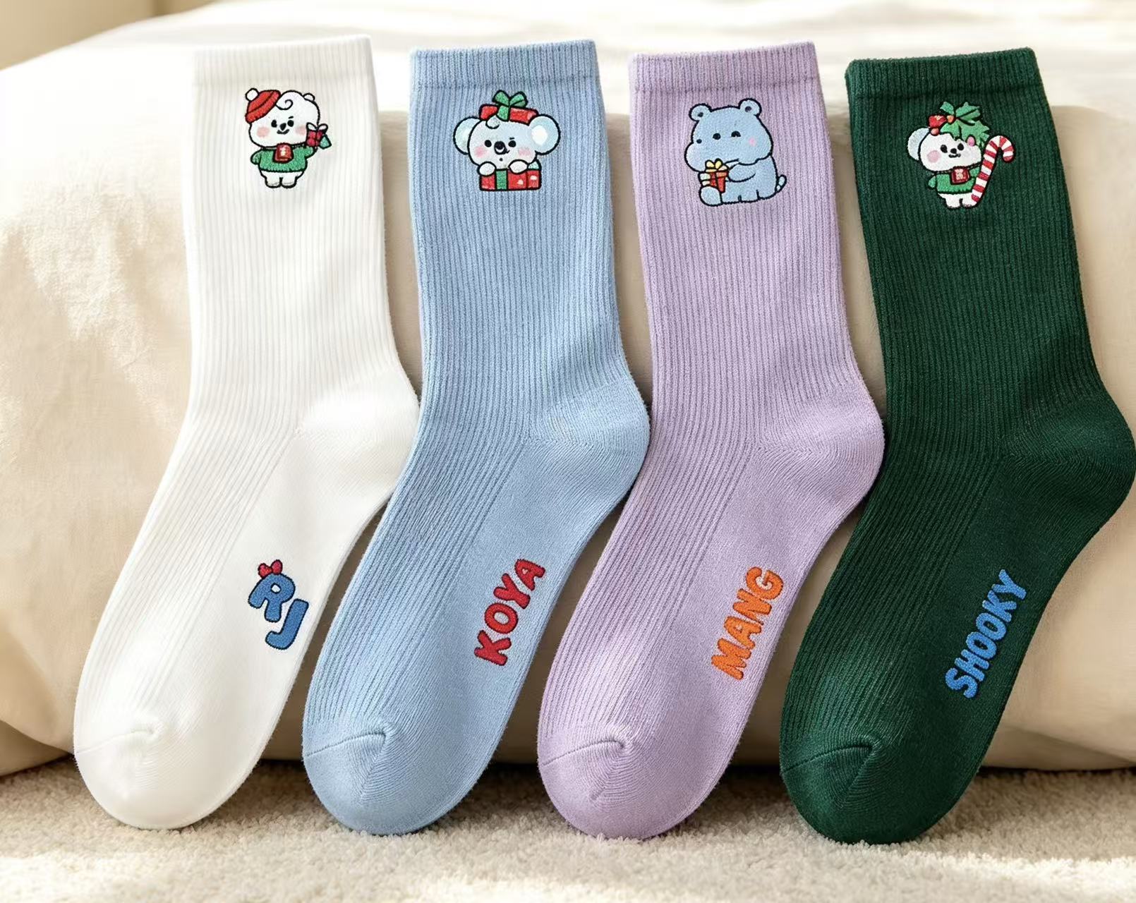 Winter Clothing Line - BT21ソックス クリスマスシリーズ キャンディーカラー 暖かいロングソックス 秋冬ギフト