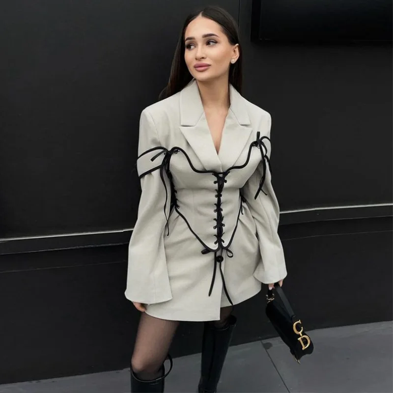 女性用ミドル丈コートとコルセットドレスセット,長袖,ライン, - Winter Clothing Line のレビューと価格