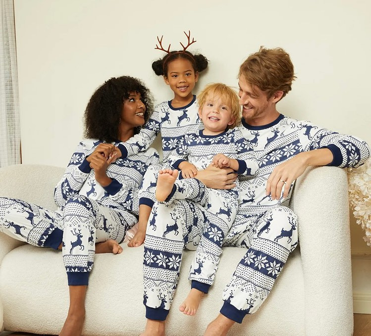 メリークリスマス家族マッチングパジャマセットオールエルクプリ - Winter Clothing Looks のレビューと価格
